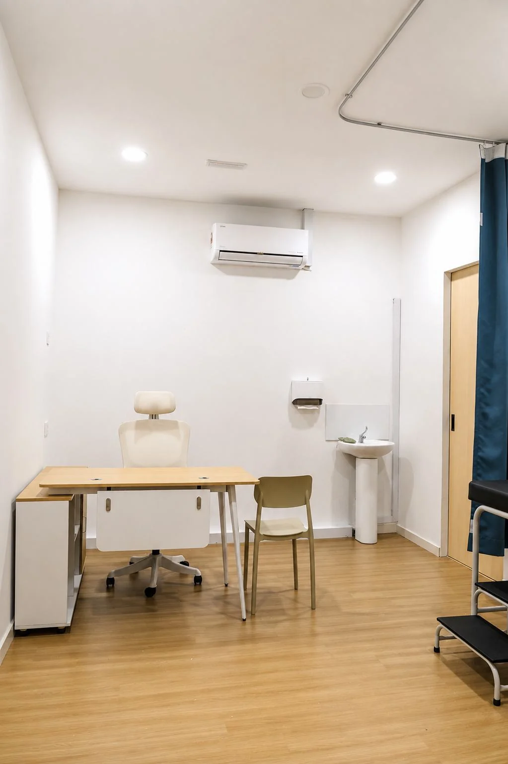 Bilik konsultasi Klinik Bayu Medicare
